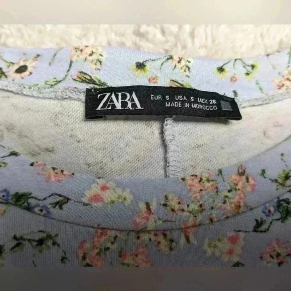 FREE WITH BUNDLE Super cute ZARA  Summer Dress size small puffy sleeves - Picture 5 of 7